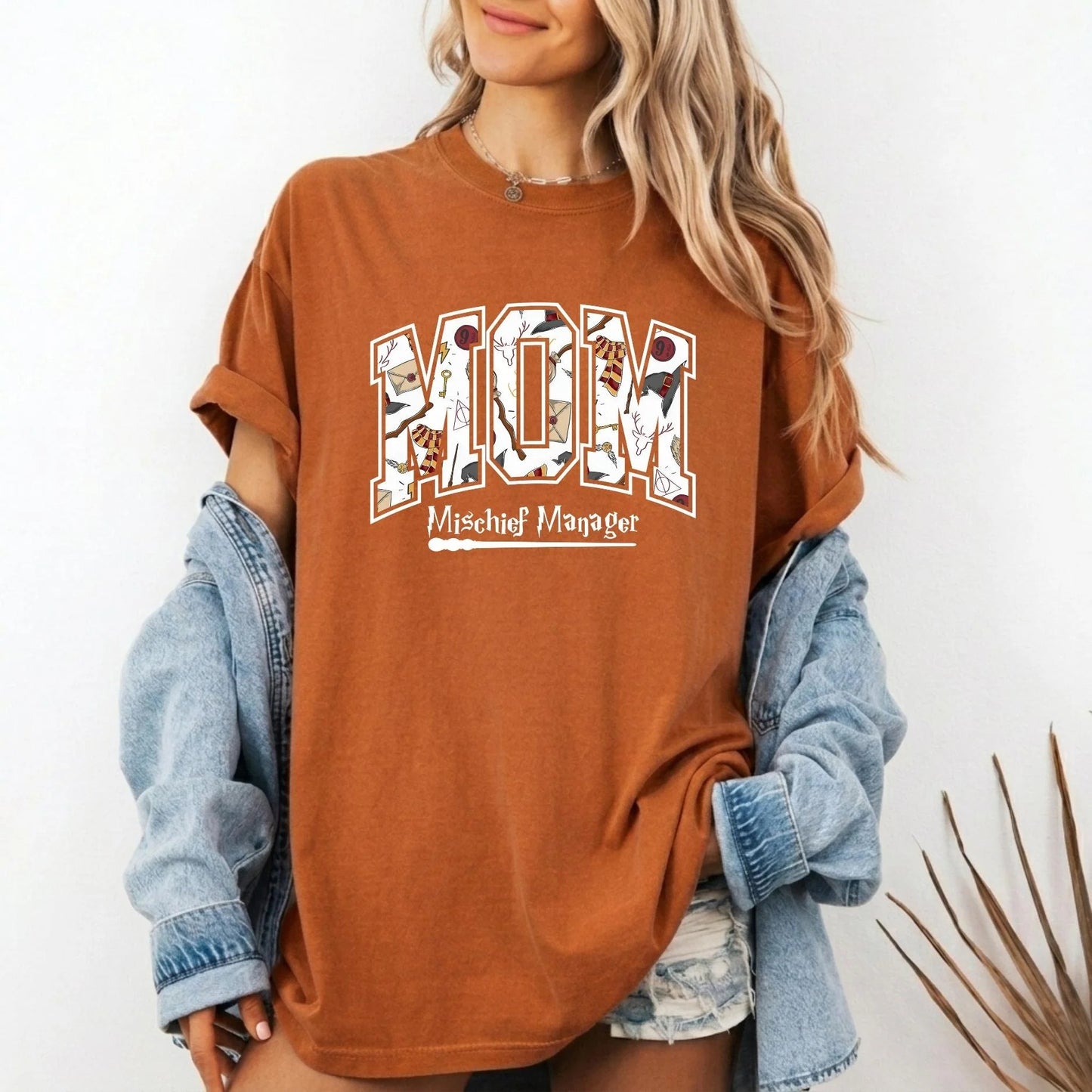 Wizard Mom Halloween Park Magic Graphic T-Shirt / Sweatshirt / Hoodie
