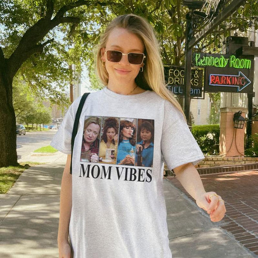 Mom Vibes 70s Retro Graphic T-Shirt/Sweatshirt/Hoodie