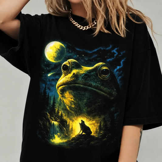 Frog Howling To The Moon Retro Nature Lover Gift Cottagecore Forest Pond Life Frogs T-Shirt / Sweatshirt / Hoodie