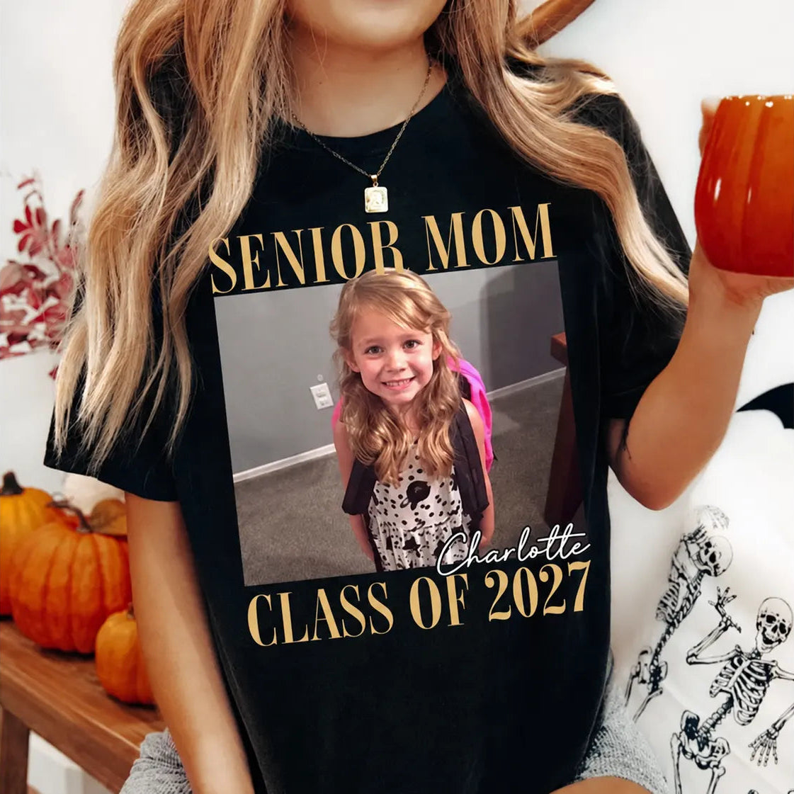 Custom Photo Senior Mom Class Of 2027 Graduation Gift T-Shirt / Sweatshirt / Hoodie