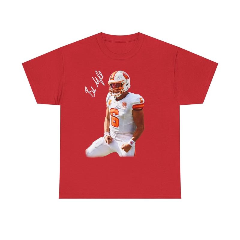 Baker Mayfield Football Icon Graphic T-Shirt / Sweatshirt / Hoodie