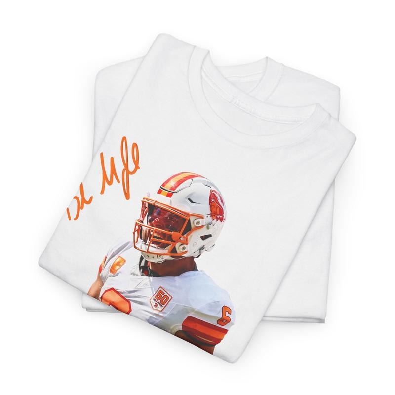 Baker Mayfield Football Icon Graphic T-Shirt / Sweatshirt / Hoodie