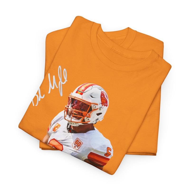 Baker Mayfield Football Icon Graphic T-Shirt / Sweatshirt / Hoodie